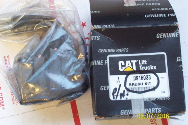 Caterpillar 0916033 Brush Kit Set of 4