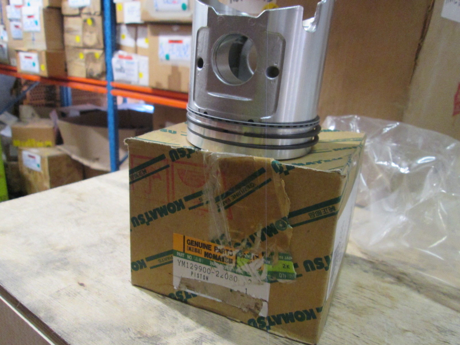 Komatsu 129900-22080 Piston