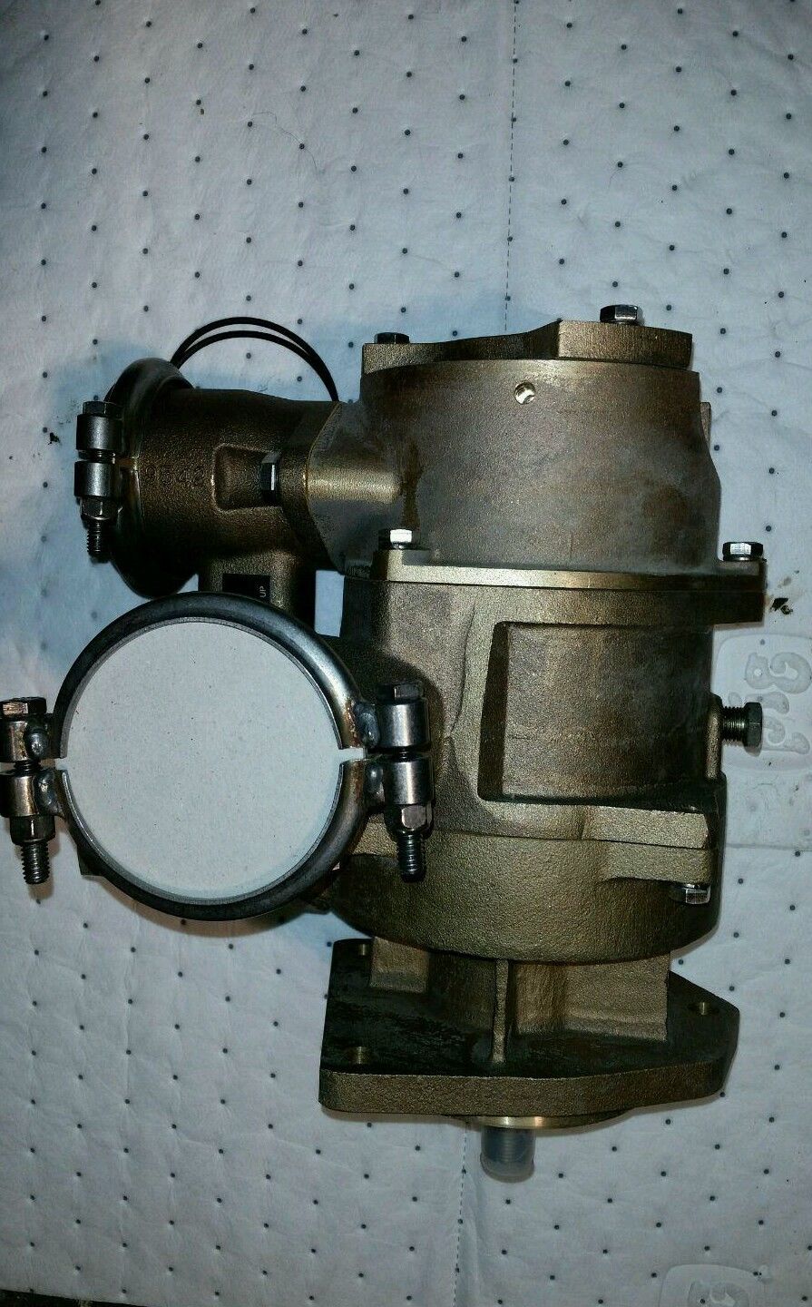 Caterpillar 421-8547 Sea Water Pump